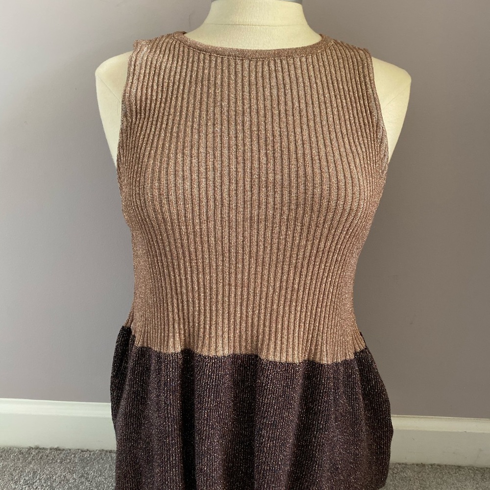 Shimmering holiday tank.